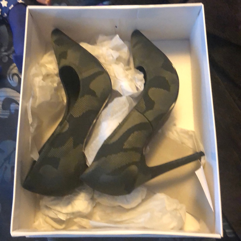 Steve Madden Camo Heels